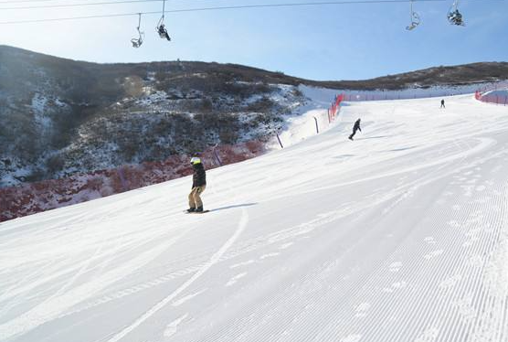 相约冰雪打卡地 感受冬日乐趣