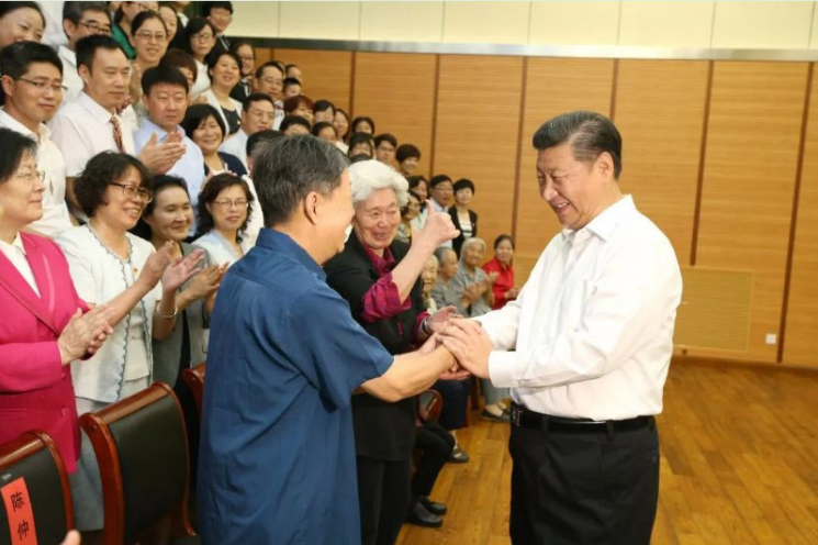让教师成为让人羡慕的职业 习近平这样关心教师队伍建设