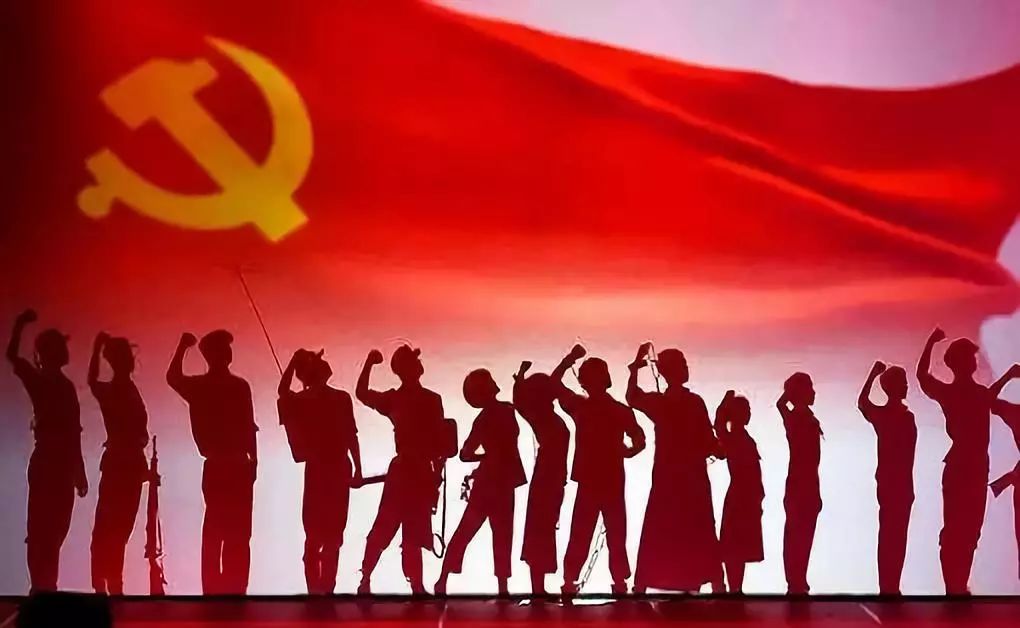 新华时评：始终把人民放在心中最高位置