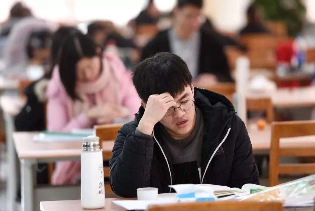 自主调整返校时间 多地高校发布通知延期开学