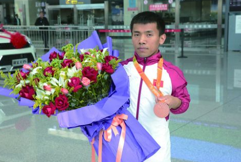 高永强孙鹏祥夺金，破全国纪录！