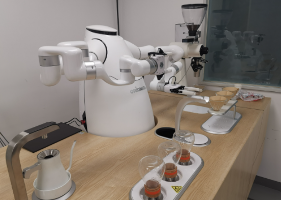 在五棵松冬奥场馆，机器人送货还做手冲咖啡