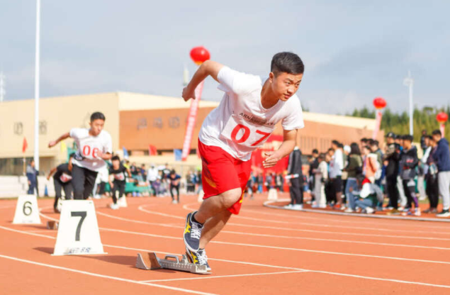 记者手记：“大学体测挂科，拿不到毕业证”背后的深意