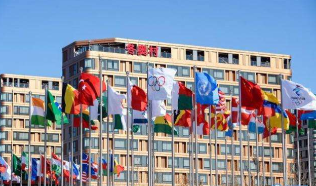 中国代表团开始进驻三大赛区冬奥村