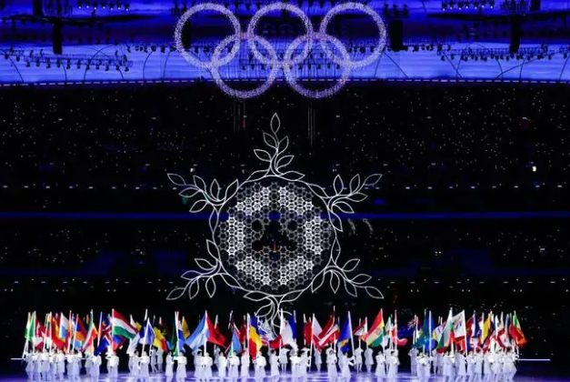 体育时评：北京冬奥精神推动体育强国建设