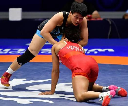 女子自由式摔跤世界杯：中国队获得亚军