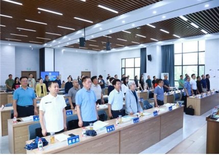 呼和浩特市城市科学研究会换届 新一届理事会建功新时代  奋进新征程