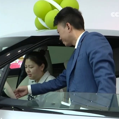 2025年全国财政支出28.74万亿元